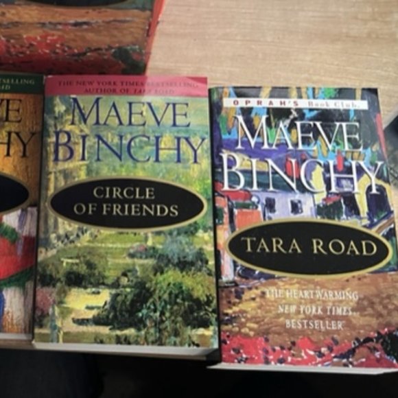 Boxed Set Maeve Binchy paperback book in excellent condition - Picture 2 of 9